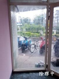 玻璃除膠中
