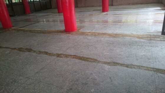 磨石子地板除膠前