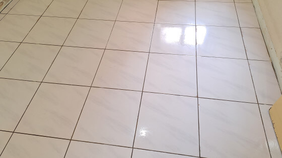 磁磚地板除殘膠後
