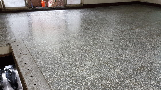 磨石子地板除膠後