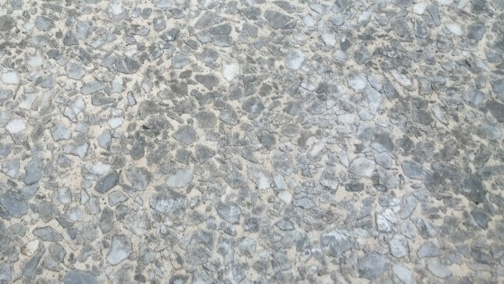 磨石子地板整平前