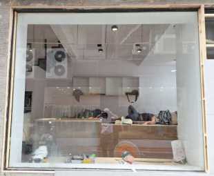 台北南京東路住宅玻璃除膠後_恢復清爽原貌