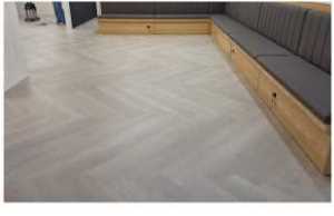 復興北路商務中心地板清潔前_地板毫無光澤