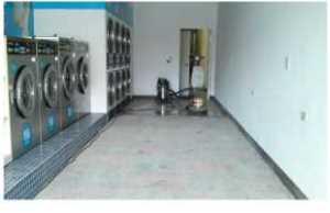 桃園洗衣店磨石子地磚清潔前_白霧且佈滿灰塵