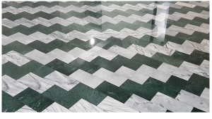 鋸齒狀花樣的傳統大理石地板