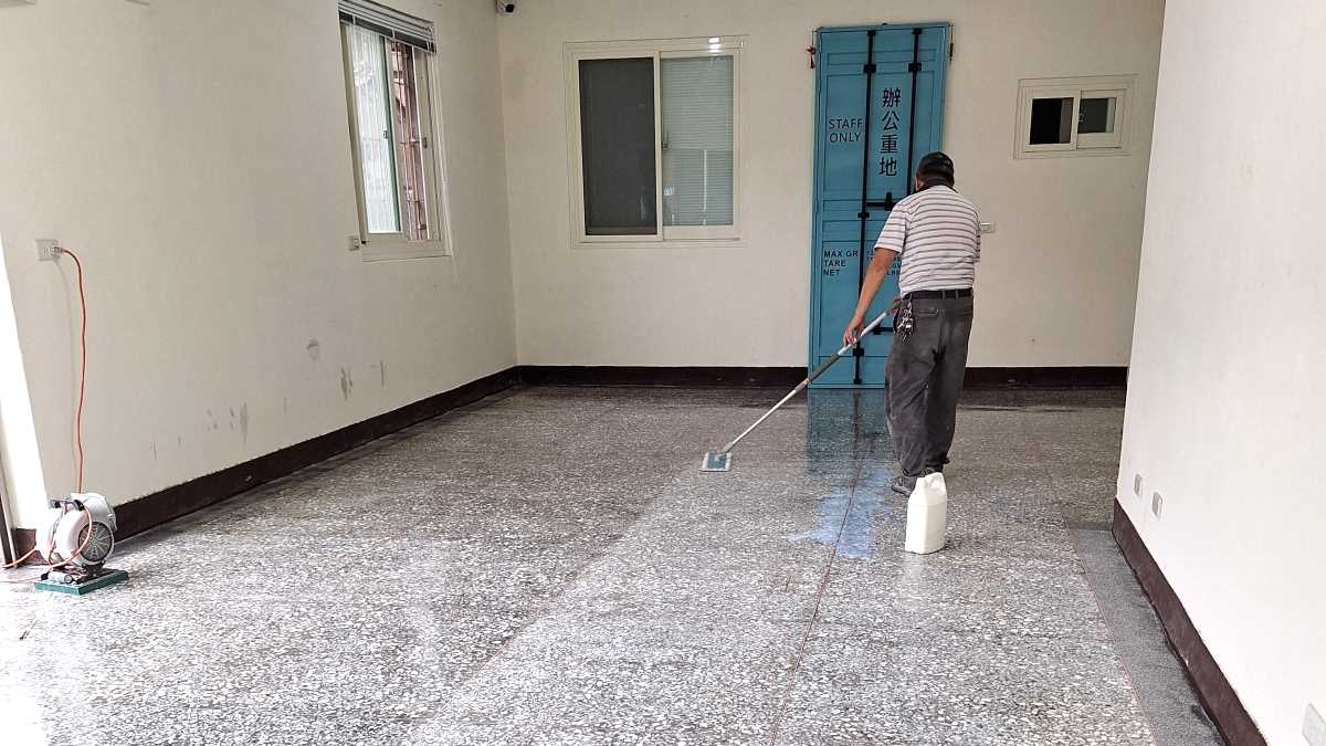 磨石子地板打蠟示範圖