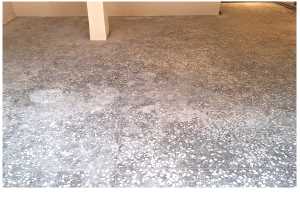 磨石子泥作施工後遺留水泥汙染