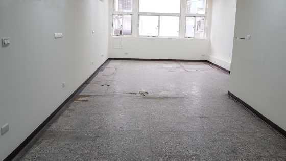 公寓磨石子地板研磨前